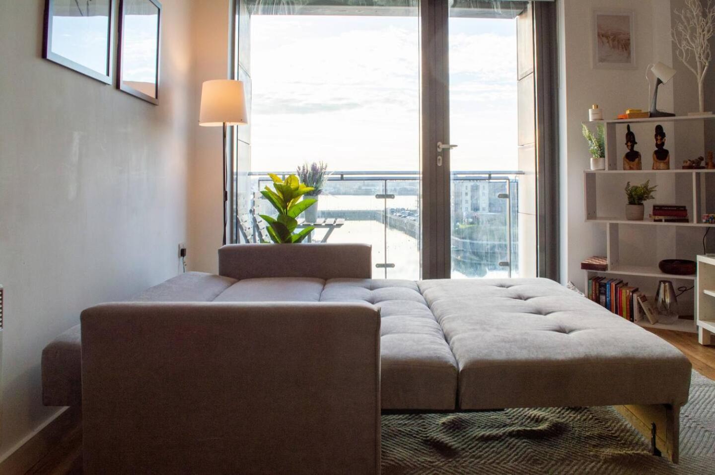 Stunning Mersey View Flat W Parking In Liverpool Exterior photo